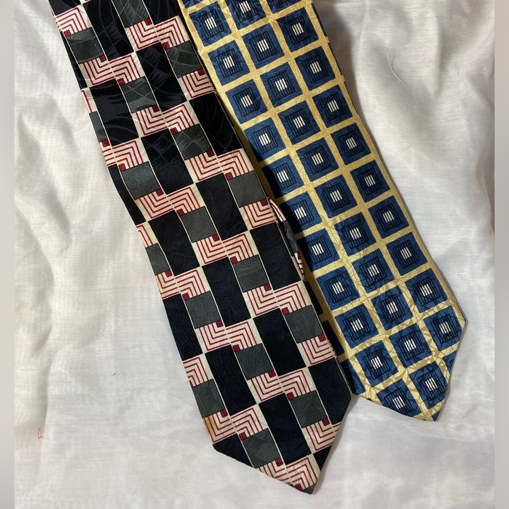 Clubfellow Silk Ties Graphic Pattern, lot of 2